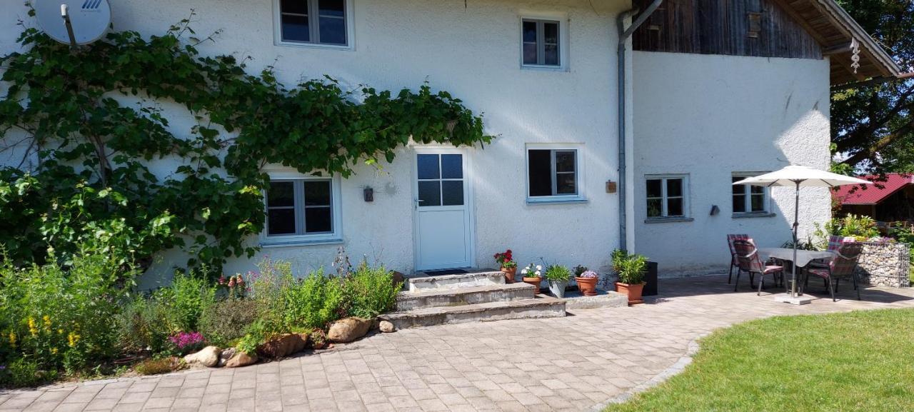 Ruhig Gelegene Ferienwohnung Im Gruenen Mit Terrasse Und Kleinem Garten Rotthalmuenster Extérieur photo