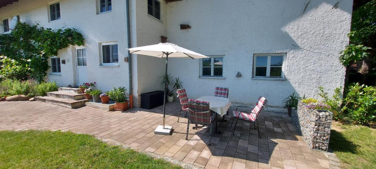 Ruhig Gelegene Ferienwohnung Im Gruenen Mit Terrasse Und Kleinem Garten Rotthalmuenster Extérieur photo